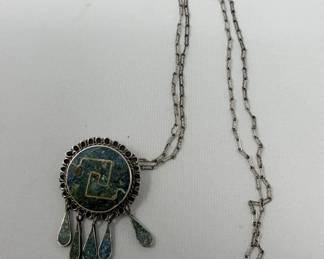 200 Rank 200 Lot 219 Vintage sterling silver pendant with sterling