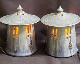 072 Rank 072 Lot 142 Pair of Ephraim ceramic table lamps