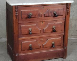 067 Rank 067 Lot 50 Antique walnut chest with marble top
