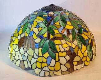 134 Rank 134 Lot 467h Vintage stained glass floral lamp shade, asis