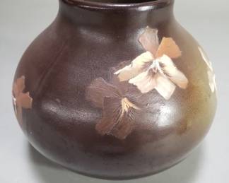 122 Rank 122 Lot 257 J.B. Owens art pottery vase from the Utopian line