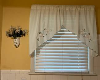 curtains floral decor