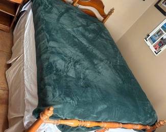 Vintage Full/Double Bedframe Great condition! **Mattress and Boxspring NOT included! Must be able to move and load yourself