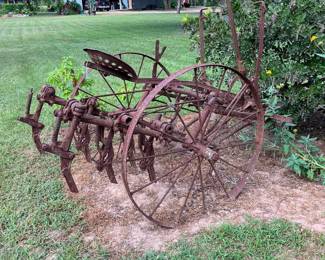 Antique John Deere Horse Drawn Cultivator  137" long x 59" tall x 56" across Pickup in Halletsville  Must be able to move and load yourself