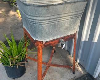 Antique Washtub with Stand  Great condition  Not rusted through 33” tall x 20” x 20” 