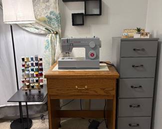 Singer Sewing machine and cabinet