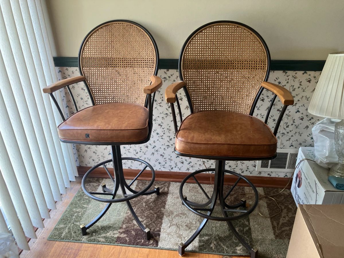 Pr. bar stools