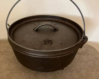 Lodge no. 10 cast iron dutch oven