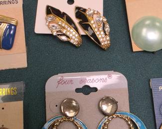 NEW OLD STOCK VINTAGE EARRINGS