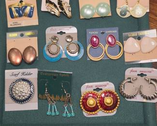 NEW OLD STOCK VINTAGE EARRINGS