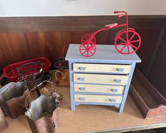 Child’s dresser and more toys