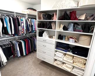 Fine and casual ladies closet !