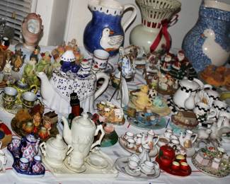 Mini tea pot collectibles