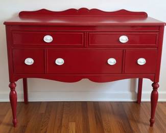 Cottage-style dresser