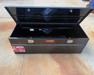 Dee-Zee Tool Box