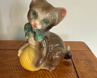 Royal Copley Kitten