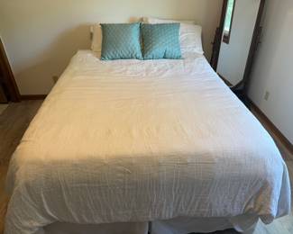 Queen Bed