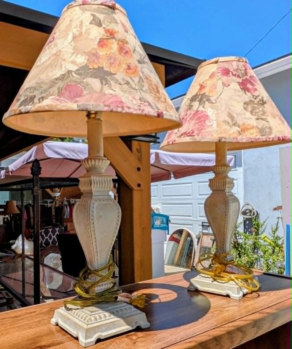 2 Floral Lamps