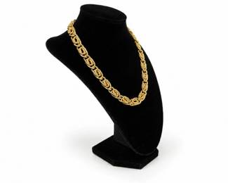 58 VintageSarahCoventryTailoredLadyGoldToneNecklace