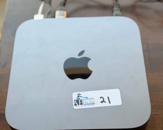 Apple Mac mini (2018) A1993 - 6-Core Intel Core i7 - 32GB RAM - 1TB SSD - macOS Sequoia