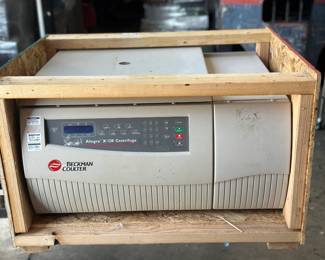 Beckman Allegra X-12R Centrifuge in Crate w/ SX4750A Rotor