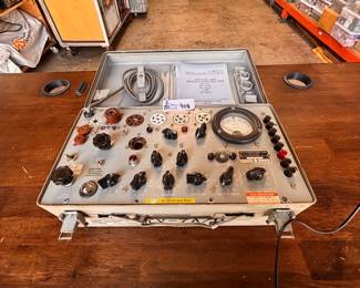 US Army TV-7A/U Tube Tester Military Radio w/ Technical Manual