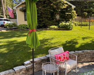 Green Patio Umbrella with Stand. Outdoor Furniture.