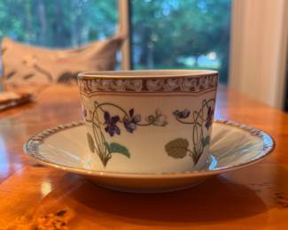Set of Haviland Limoges Imperatrice Eugenie Cups & Saucers. Photo 1 of 3.