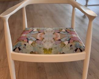 White Lacquered Desk / Accent Chair.