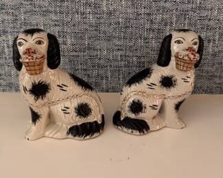 Pair of Antique Matching Staffordshire-Style Spaniel Mantle Dogs with Baskets in Mouths. Each Measures 7"H x 5" W. Photo 1 of 3.