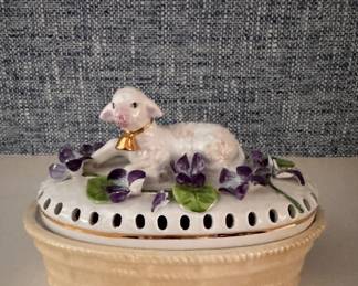 Mottahedeh Lamb Potpourri Jar. Measures 7" L x 5" H. Photo 1 of 4.