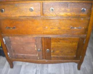 Antique oak dresser   needs work on 1 door