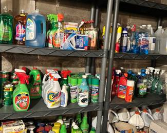 Many many many unopened cleaning products & household products. Cheap! Cheap!
