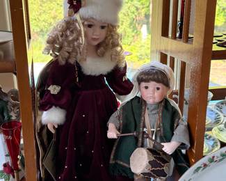 Sunroom-Christmas dolls, drummer boy plays music and moves