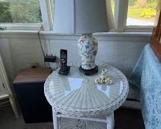 Sunroom-wicker stand, lamp