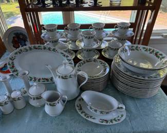 Sunroom-Christmas dinnerware set-China Pearl Noel