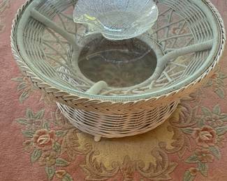 Sunroom-wicker coffee table, large glass leaf bowl