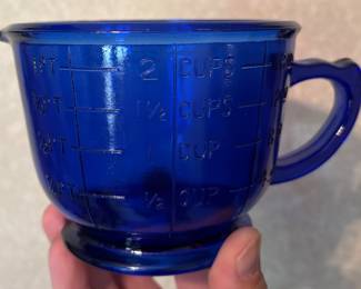 Hazel Atlas Cobalt Blue 2-Cup Measuring Cup