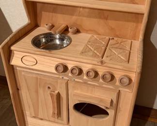 Child’s Wooden Child’s Play Stove • Tons of Kid’s Toys