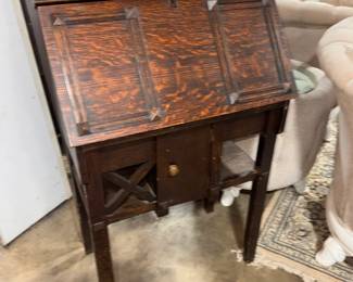 ANTIQUE TIGER OAK DESK