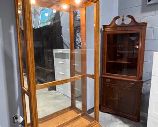 DISPLAY CASE ORLANDO FOR SALE