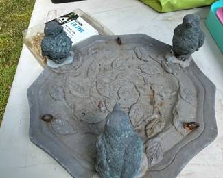 Cast Metal Bird Bath with Three Birds and Leaf Pattern