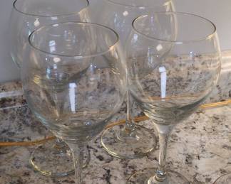 Set of 4 Clear Wine Glasses
