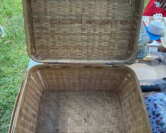 Vintage Wicker Picnic Basket
