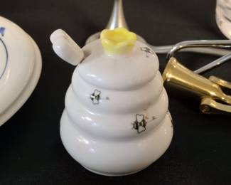 Kate Aspen "Sweet as Can Bee" Ceramic Honey Pot with Wooden Dipper