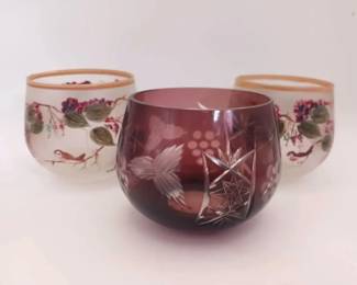 (3) Small Detailled Cups