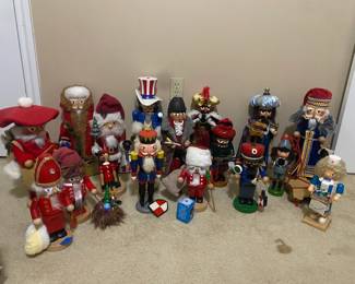 Various handcrafted Steinbach & other German nutcrackers that have been kept in immaculate condition. They were carefully displayed & well cared for in a smoke-free home. A wonderful addition to any Steinbach collection or holiday decor.