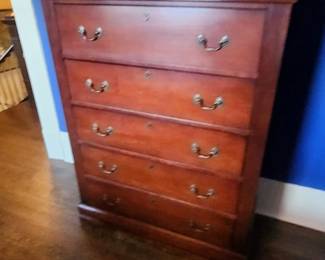 chest of drawers