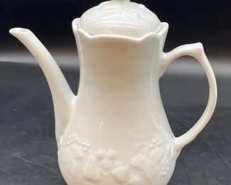 Philippe Deshoulieres Blanc de Blanc porcelain coffee pot.