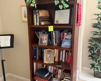 Mahogany Traditional Bookcase with Decorative Trim